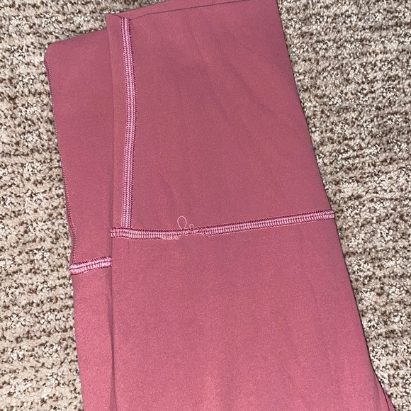 Lulu lemon// High rise// Size 4 - Picture 3 of 3